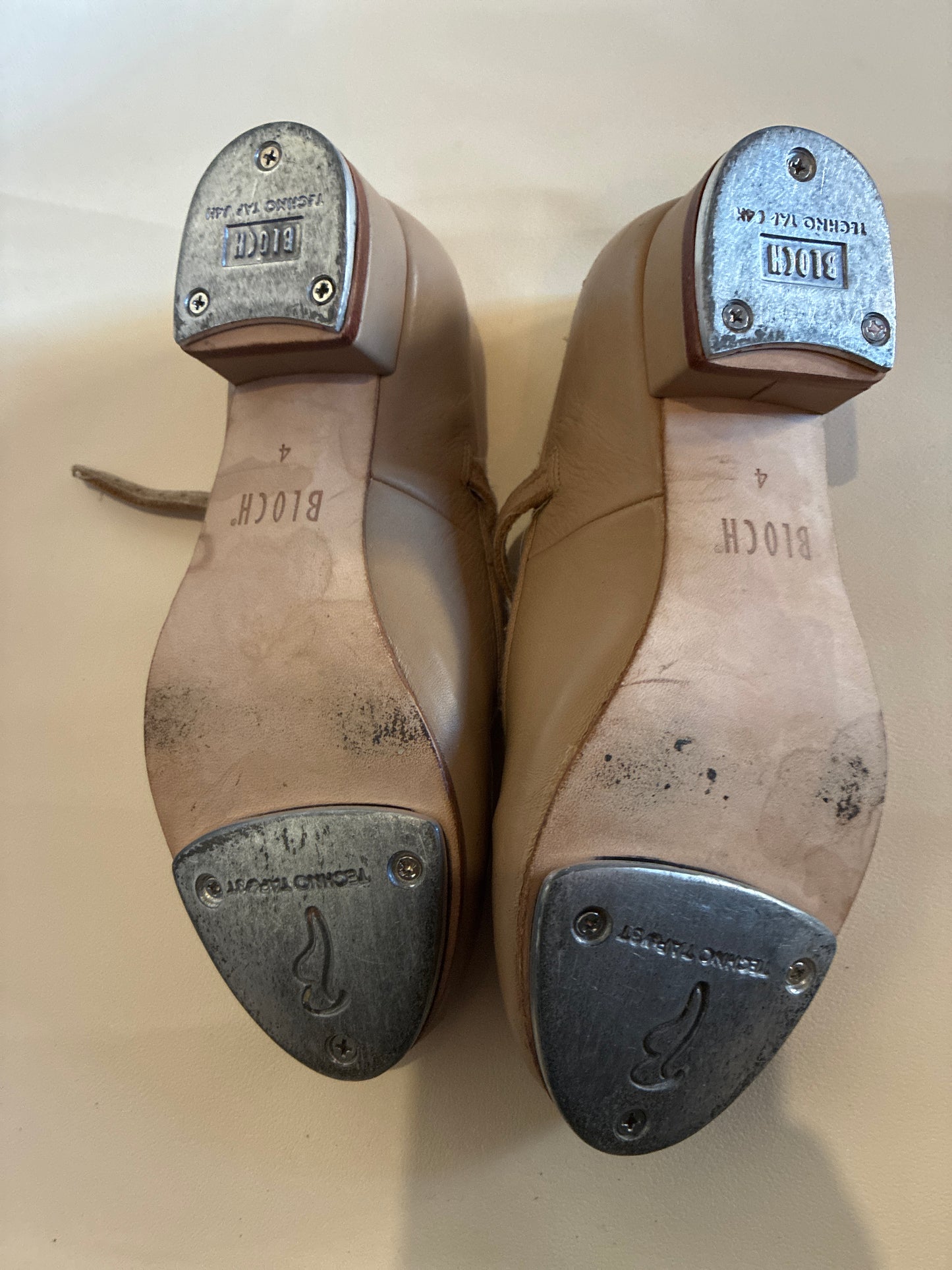 Bloch Tap on Tan shoes - Child size 4