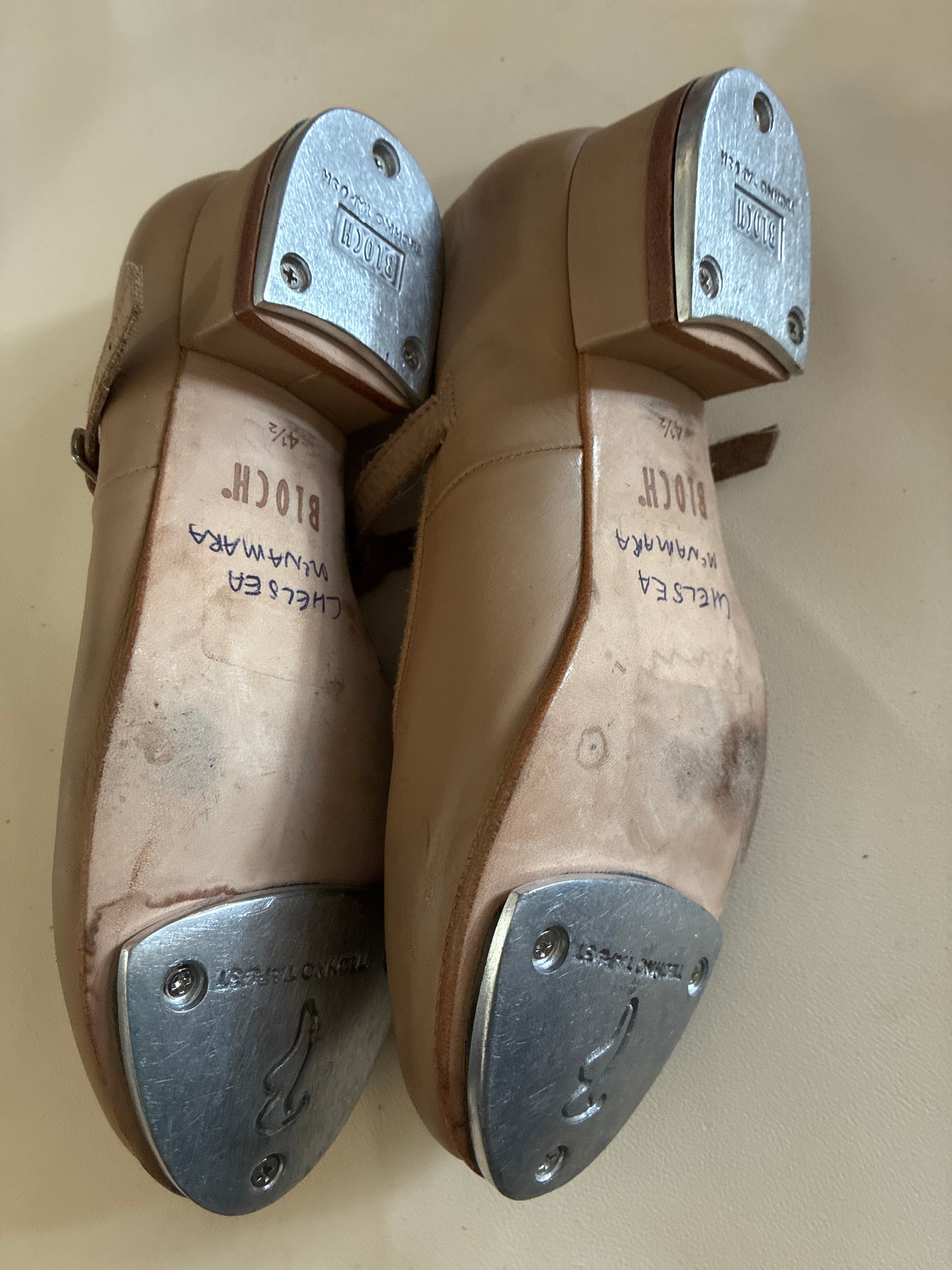 Bloch Tap on Tan shoes - Child size 4.5