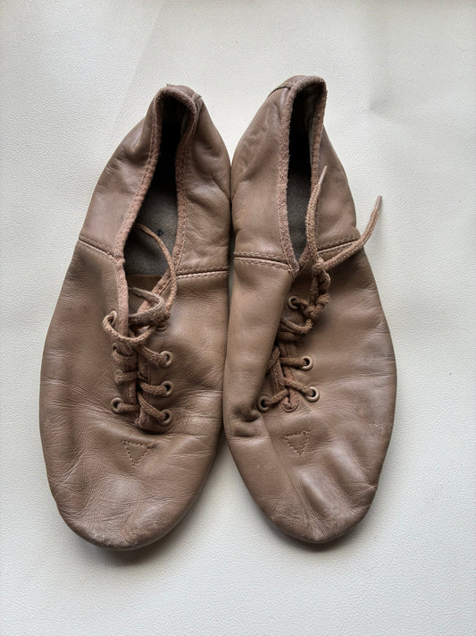 Tan Tie Up Jazz Shoes - Size 4