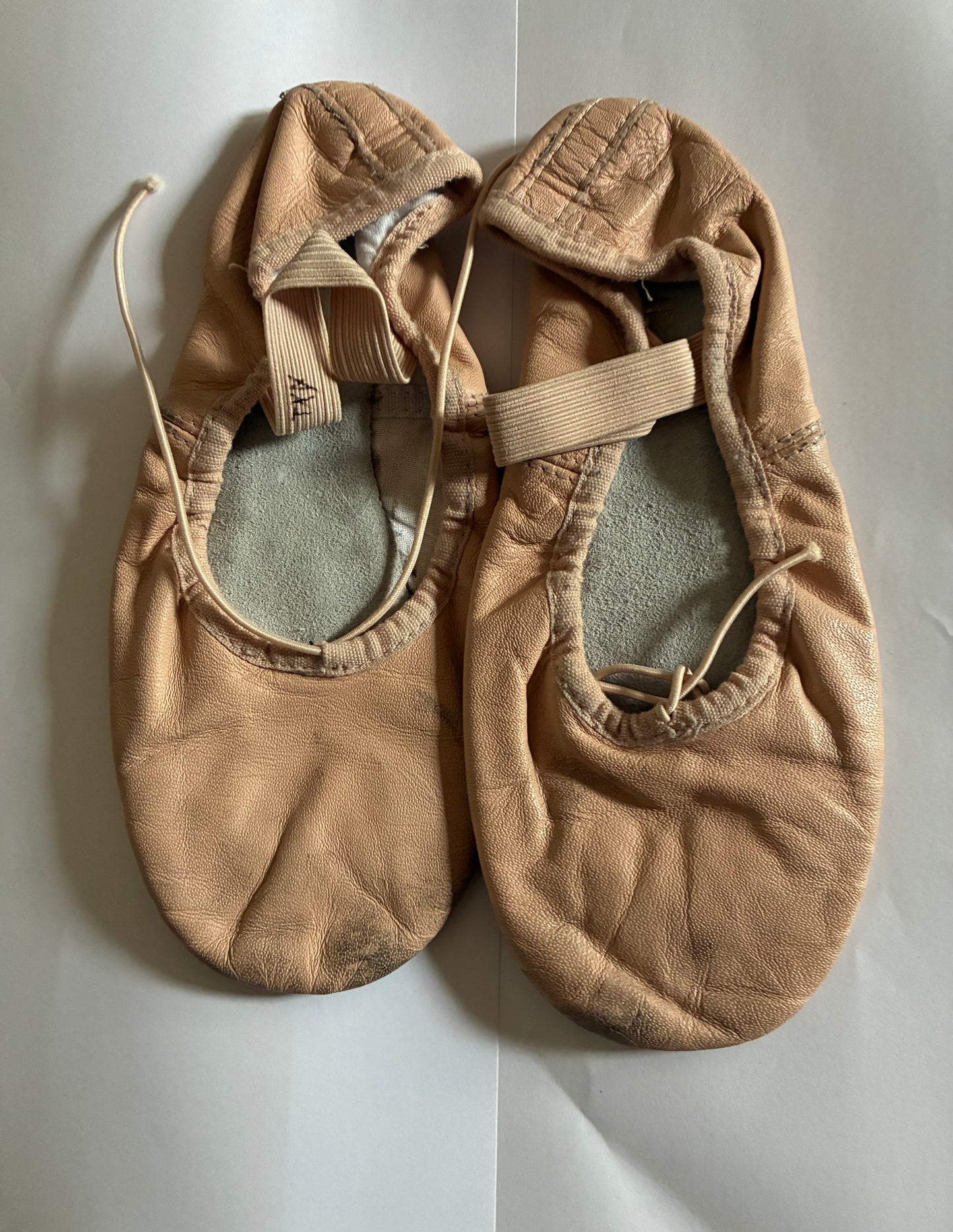 Bloch Dansoft Leather Girls Ballet Full Sole Size 3.5 B