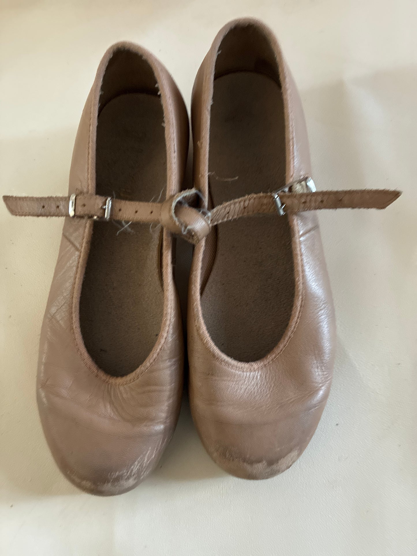 Bloch Tap on Tan shoes - Child size 4