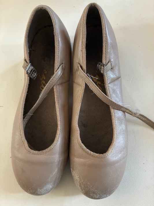 Capezio Tan buckle tap shoes - Size 5.5