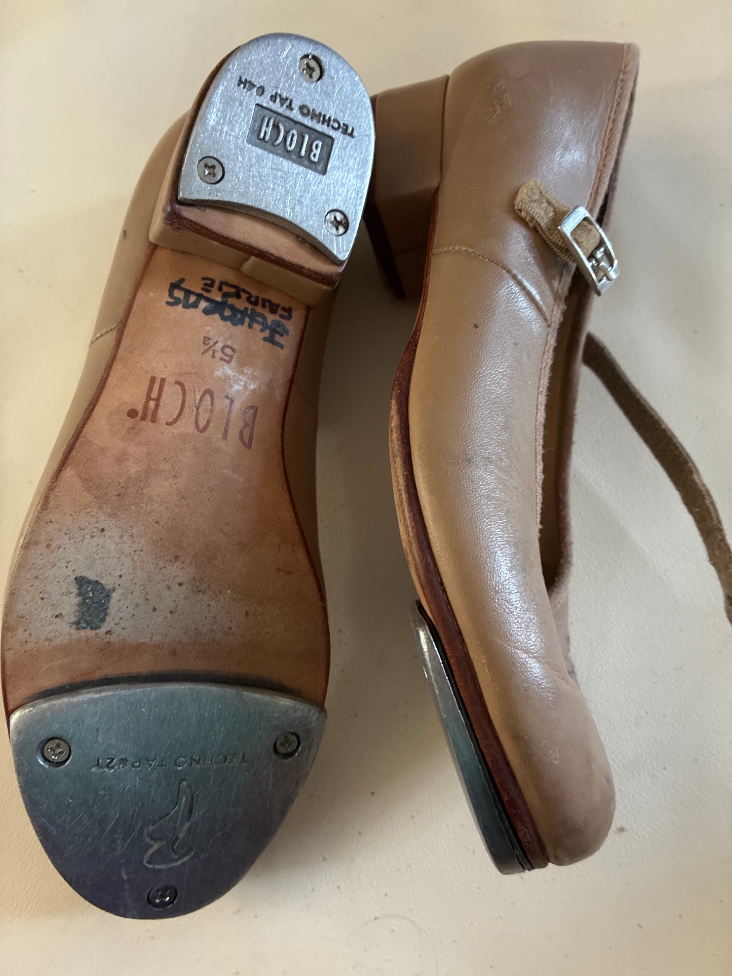 Bloch Tap on Tan shoes - Size 5.5