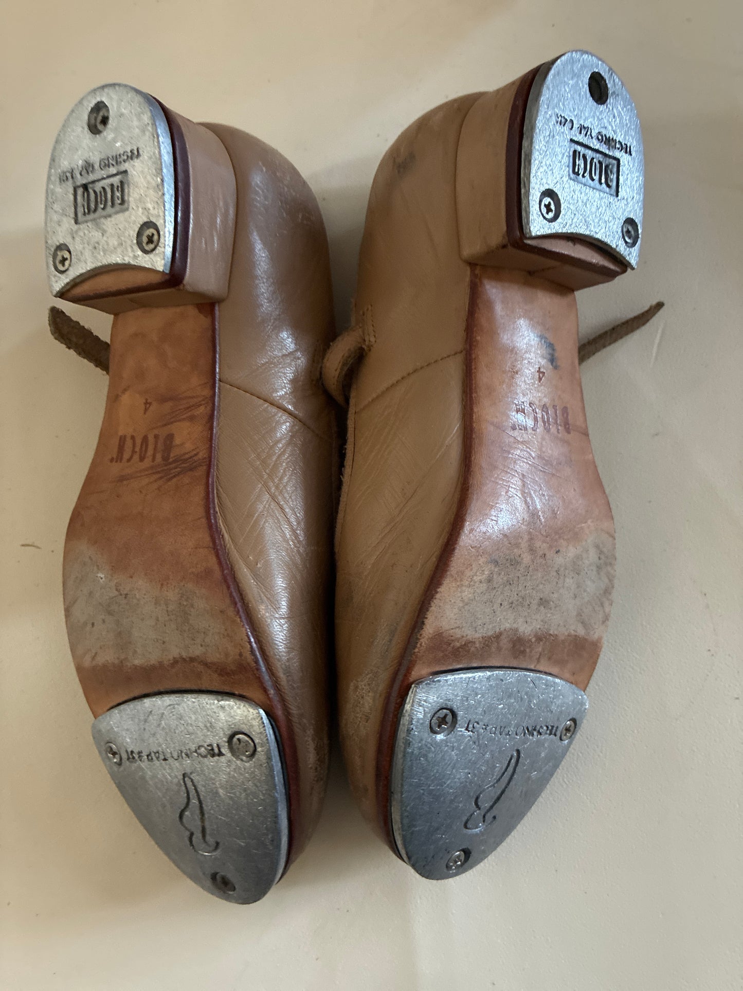 Bloch Tap on Tan shoes - Child size 4