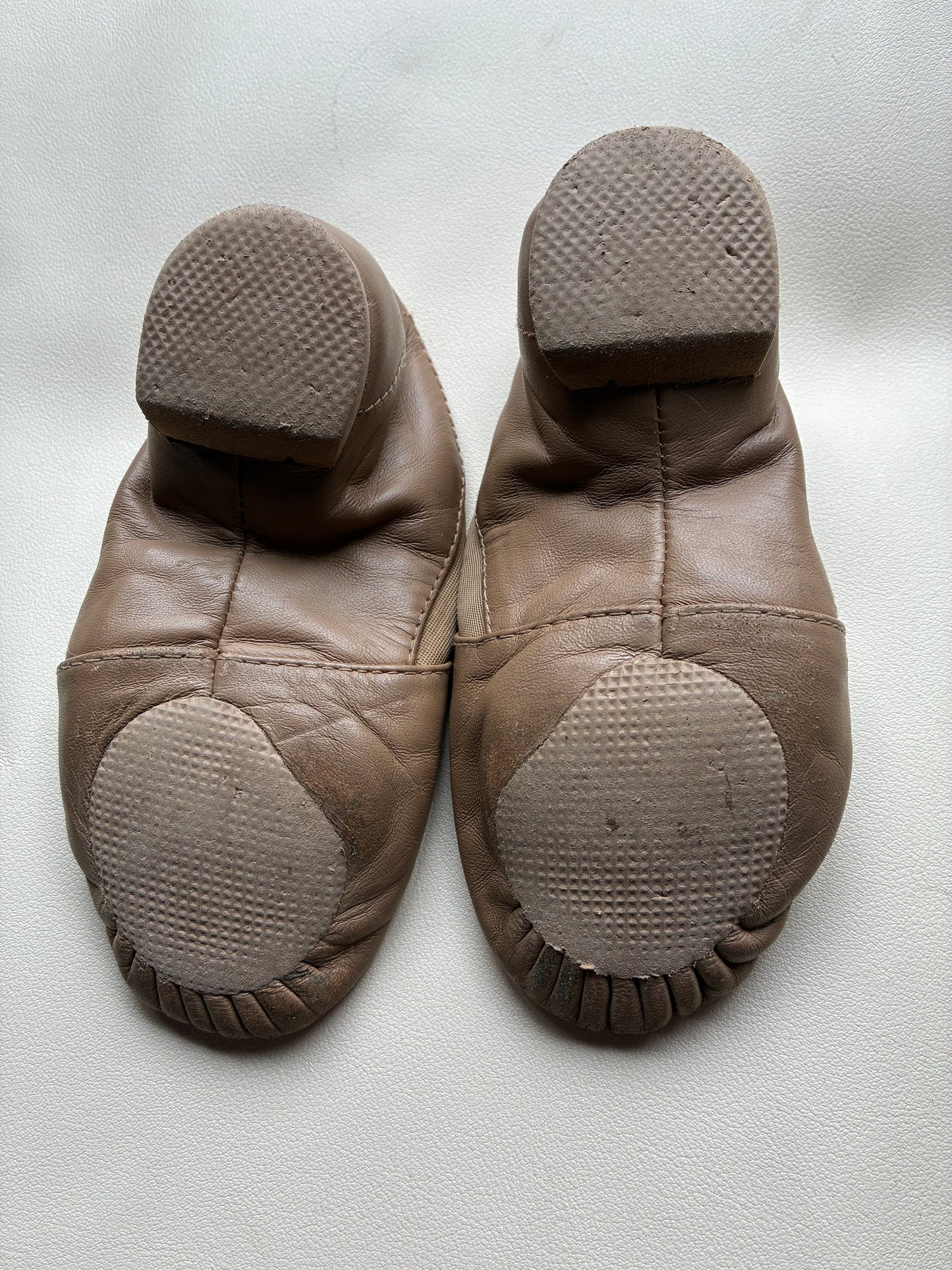 Jazz Split Sole Tan Shoe - Child Size 9 N