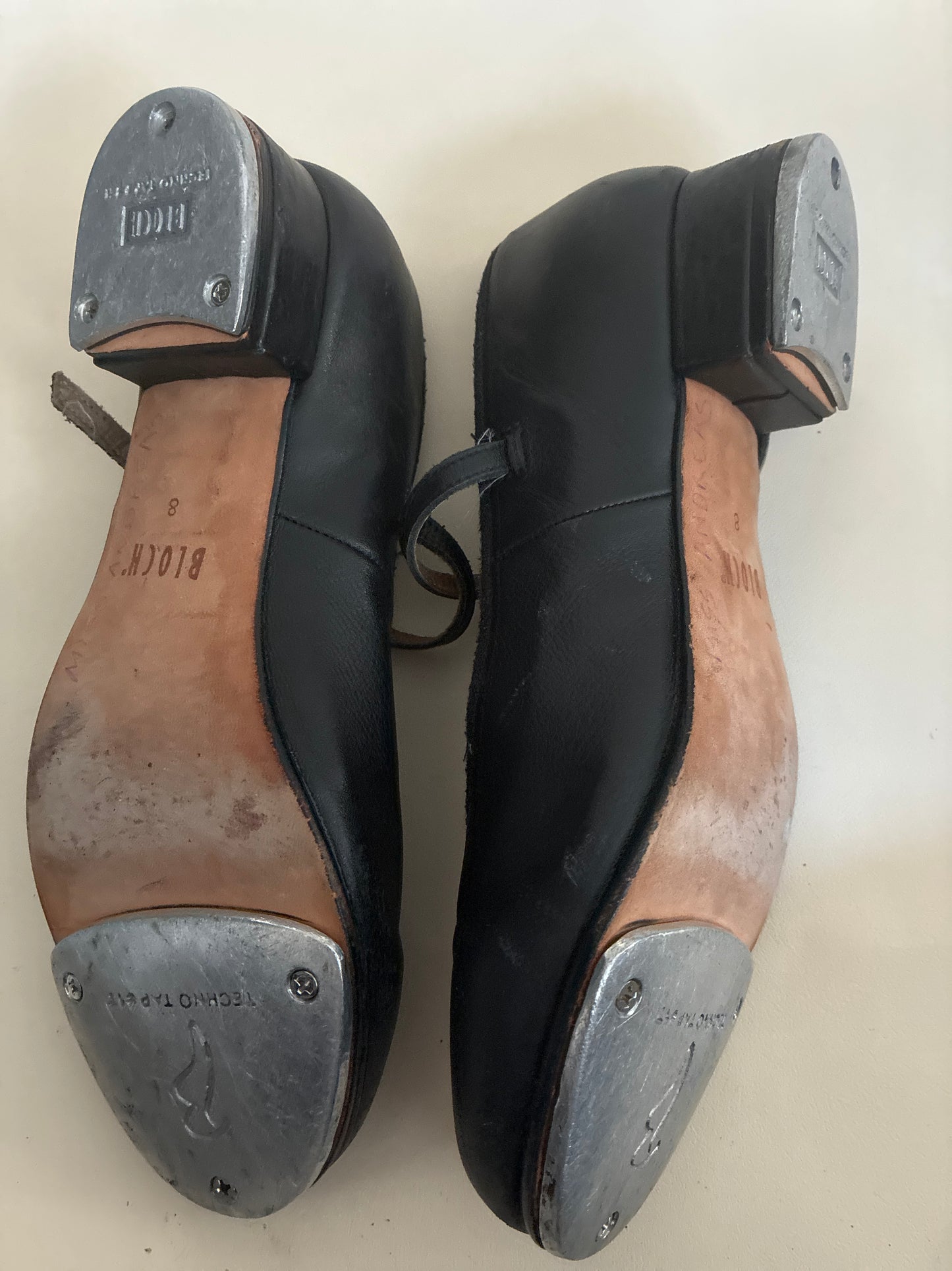 Bloch Tap on Black shoes - Adult 8