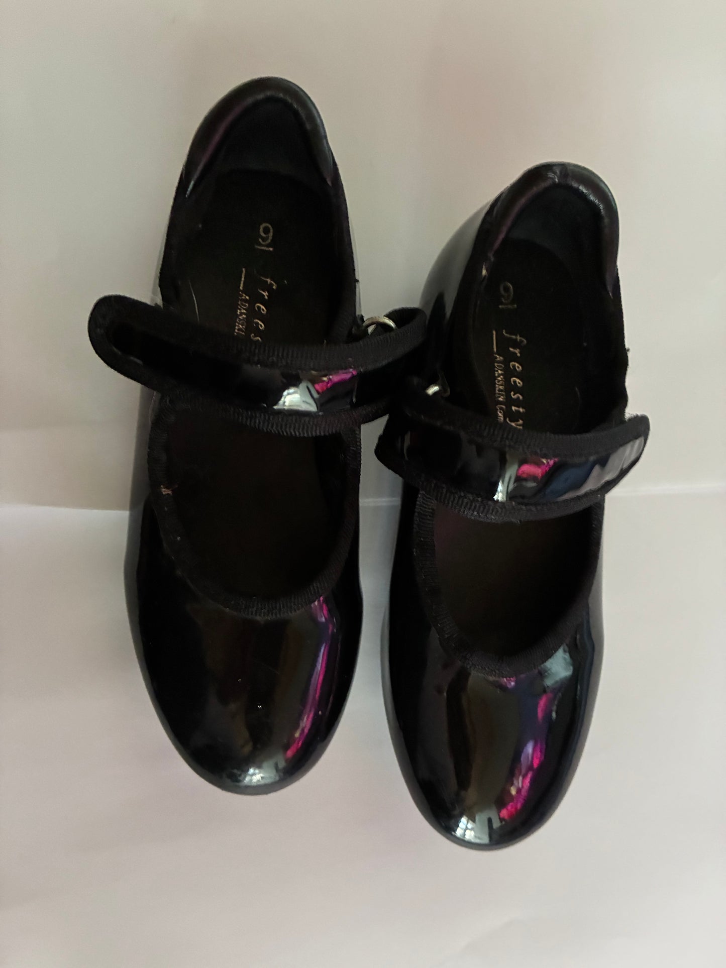 Freestyle Danskin company tap shoes black - size child 9