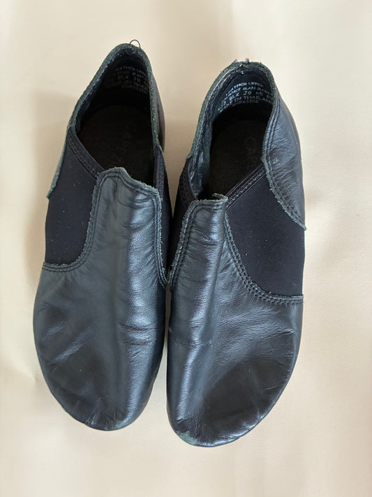Capezio Black Split Sole Jazz shoes - Size 6W
